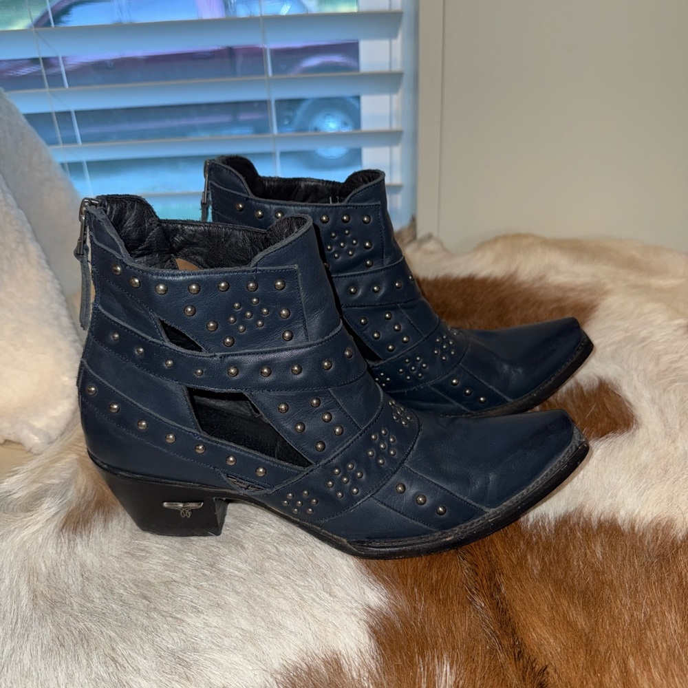 Lane studded ankle cowboy boot - Picture 3 of 6